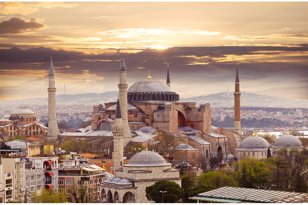 Aya Sofya: İstanbul'da Mutlaka Görülmesi Gereken Tarihi Bir Mekân